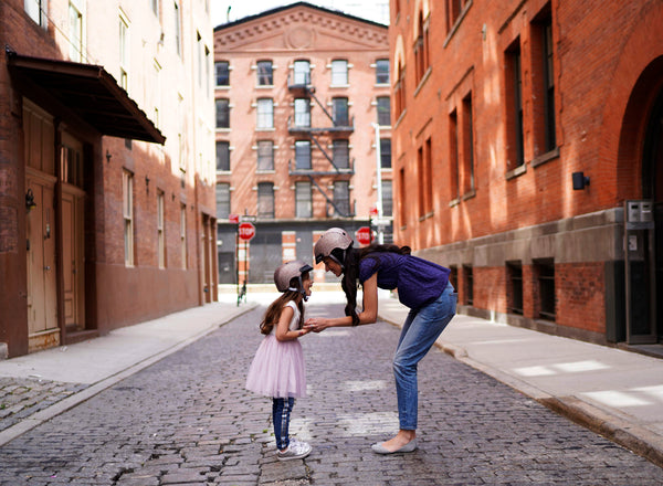 Our NYC photo locations for the cutest girl helmet